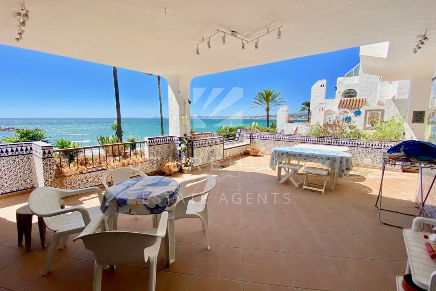 http://www.futurehomesspain.com/en-286-00026P_apartment-bermeja+beach-estepona.html
