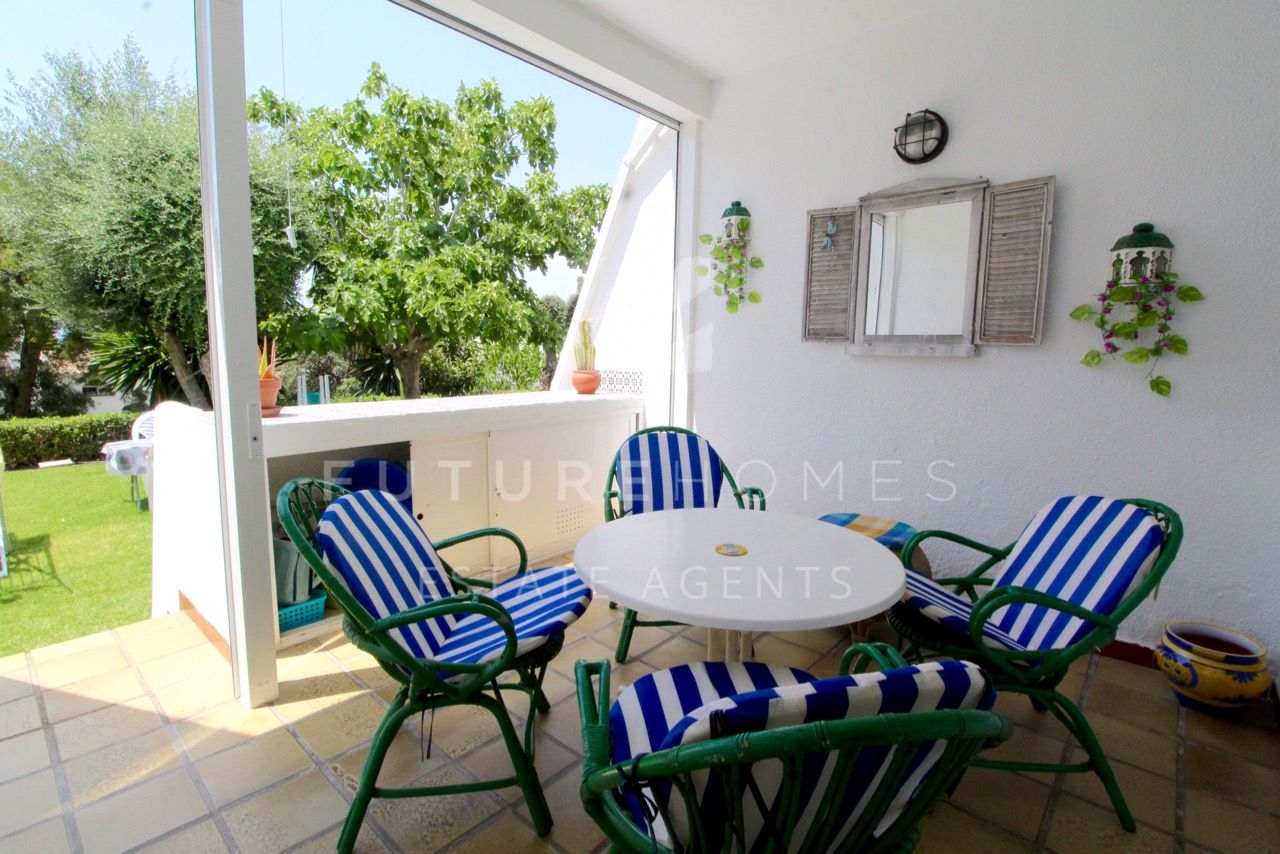 http://www.futurehomesspain.com/en-286-00310P_apartment-seghers-estepona.html