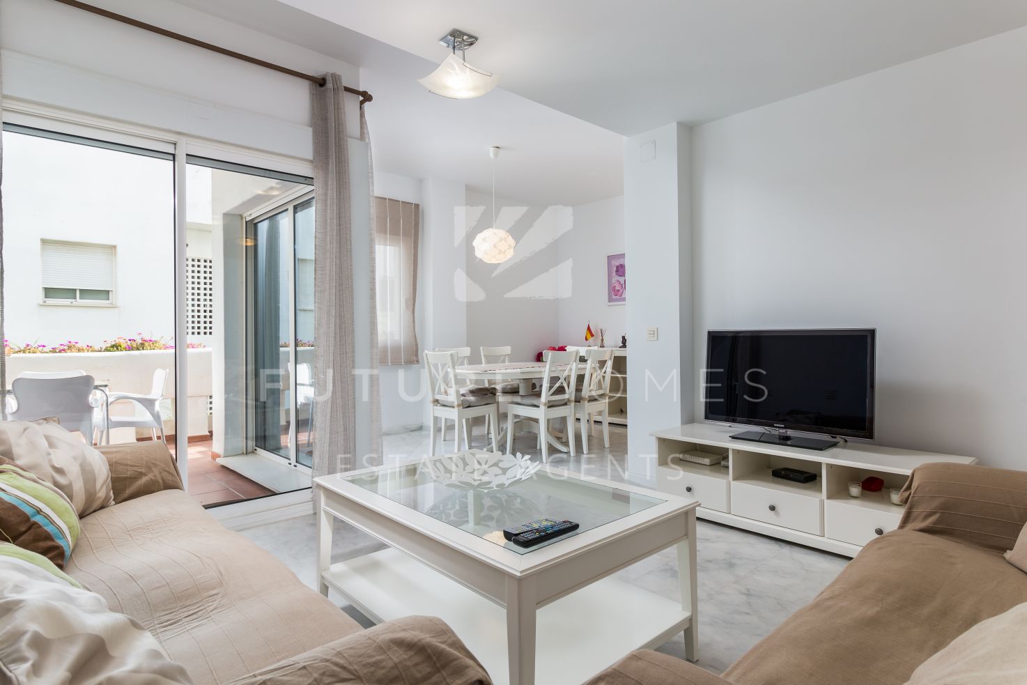 Moderno apartamento de 3 dormitorios a 10 minutos en coche del Puerto Estepona