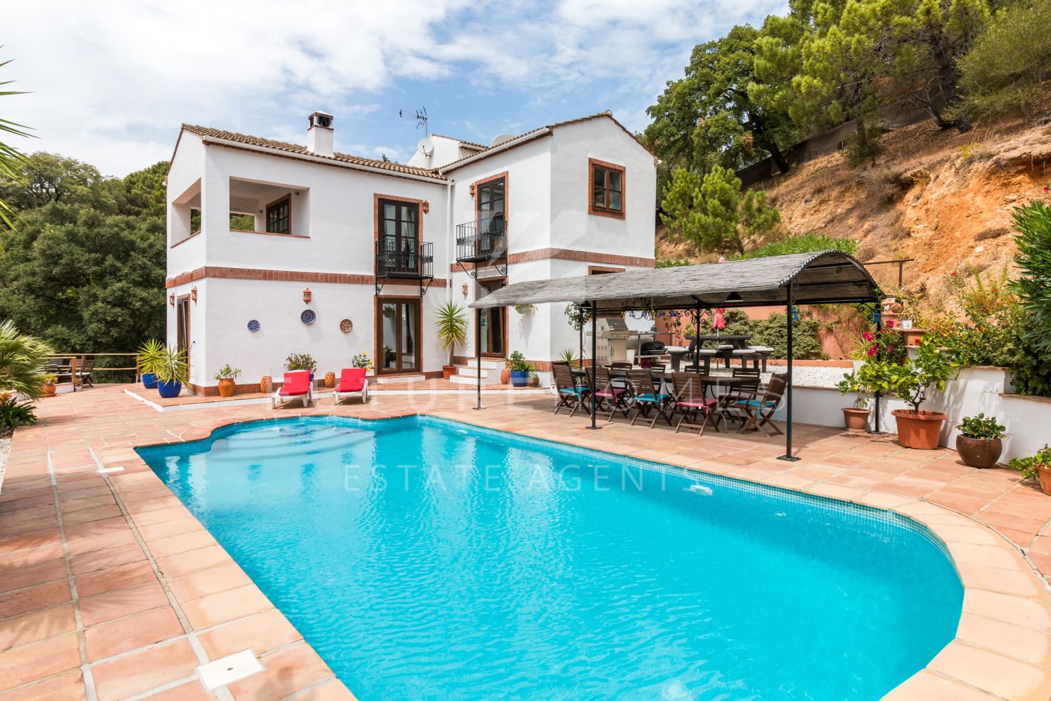http://www.futurehomesspain.com/en-286-00331P_finca-casares+montana-casares.html