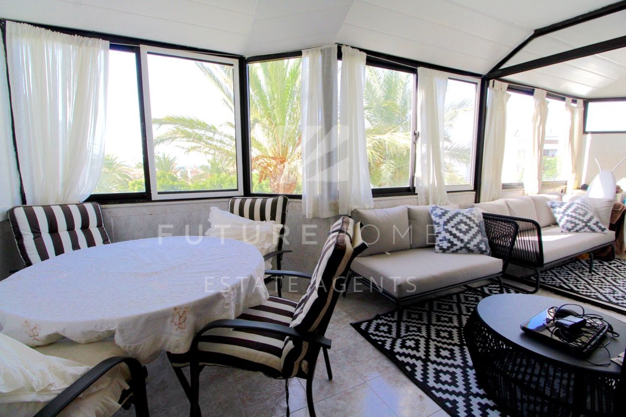 http://www.futurehomesspain.com/es-286-00321P_apartamento-estepona+puerto-estepona.html