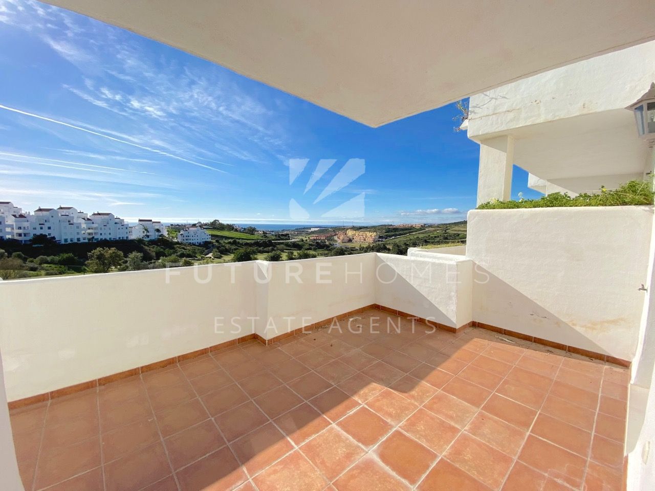 http://www.futurehomesspain.com/en-286-00363P_duplex-valle+romano-estepona.html