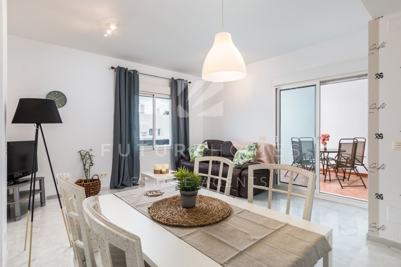 http://www.futurehomesspain.com/en-286-00266P_apartment-valle+romano-estepona.html