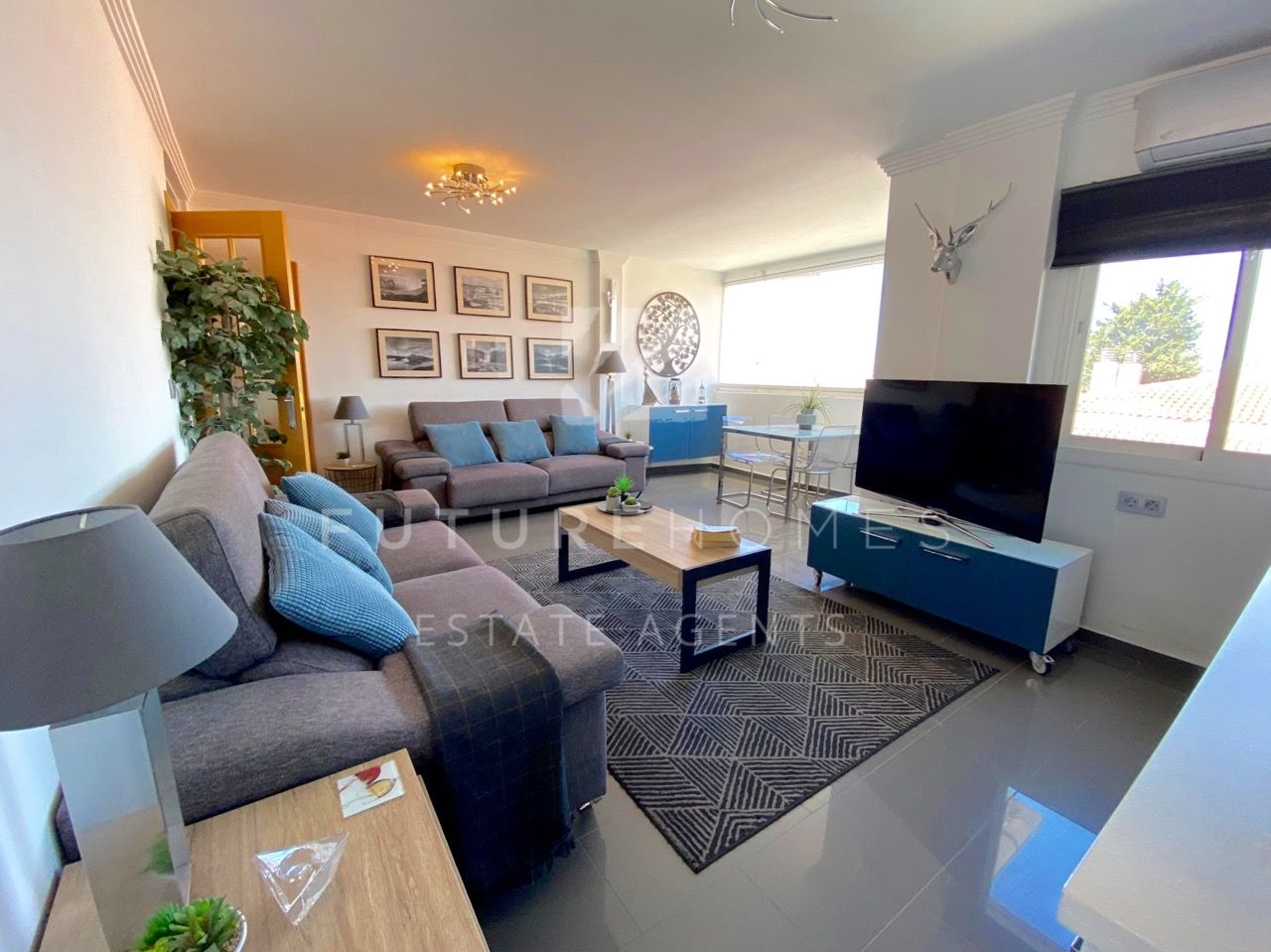 http://www.futurehomesspain.com/en-286-00280P_apartment-estepona+centro-estepona.html