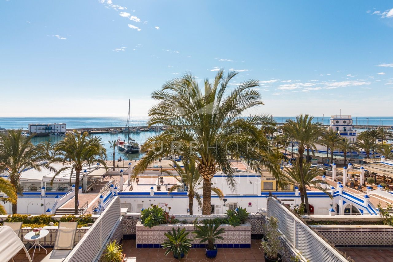 http://www.futurehomesspain.com/en-286-00201P_town+house-estepona+puerto-estepona.html