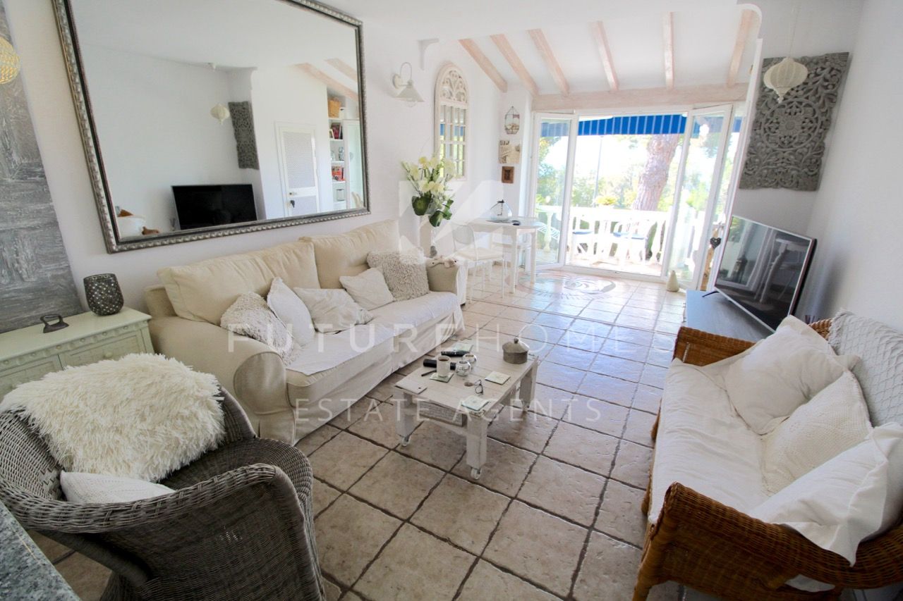 http://www.futurehomesspain.com/en-286-00221P_ground+floor+apartment-guadalobon-estepona.html