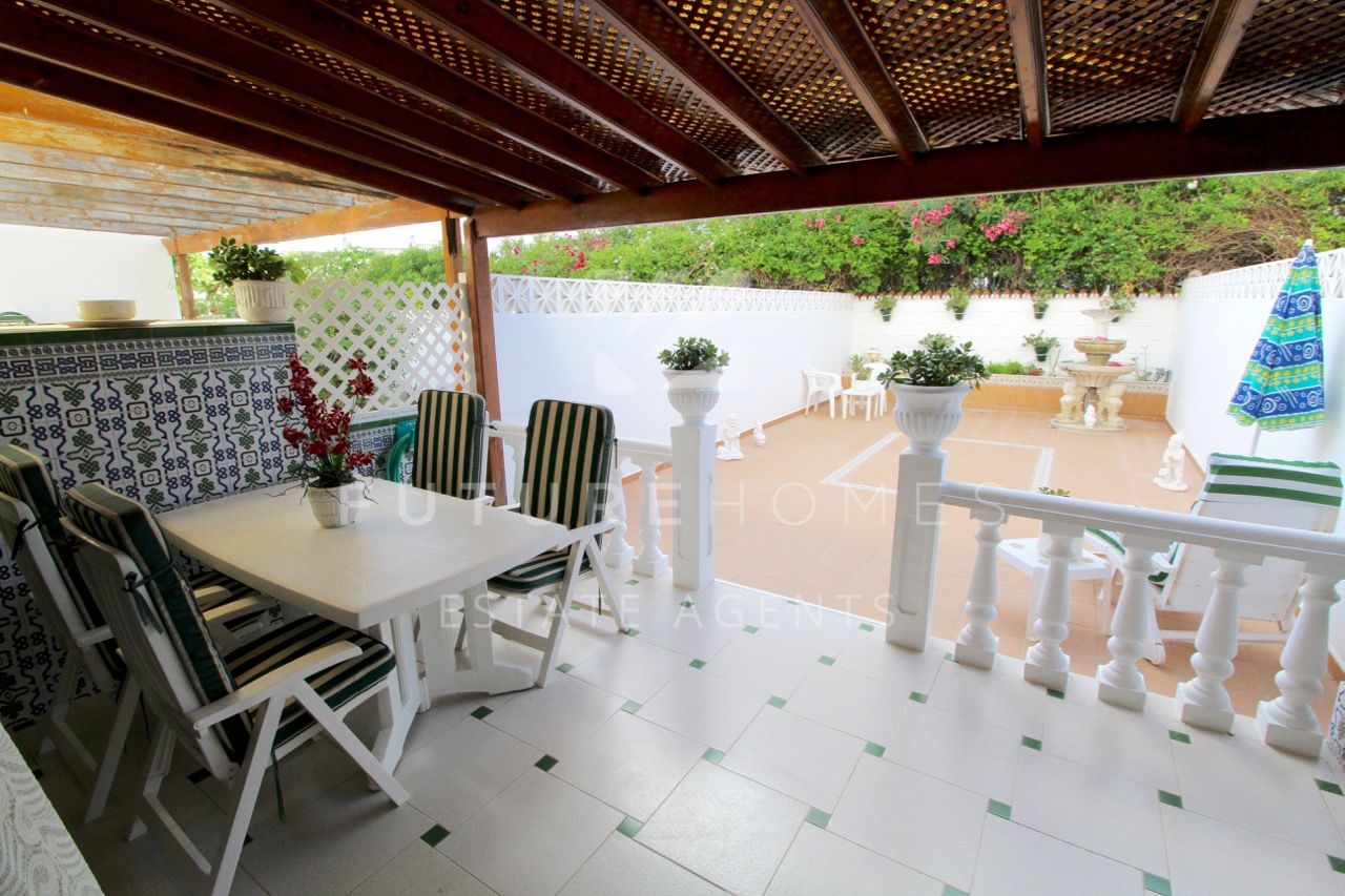 http://www.futurehomesspain.com/en-286-00236P_ground+floor+duplex-estepona.html