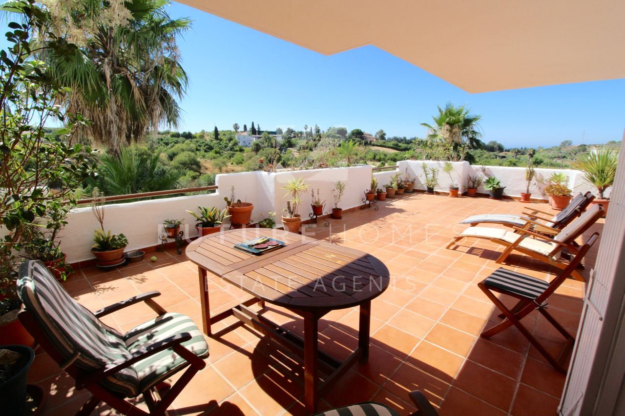 http://www.futurehomesspain.com/en-286-00239P_apartment-estepona.html