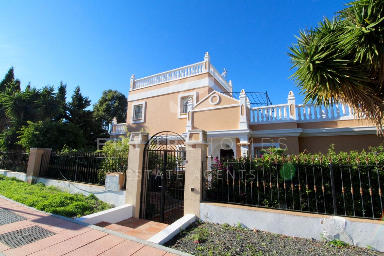 http://www.futurehomesspain.com/en-286-00277P_villa-valle+romano-estepona.html