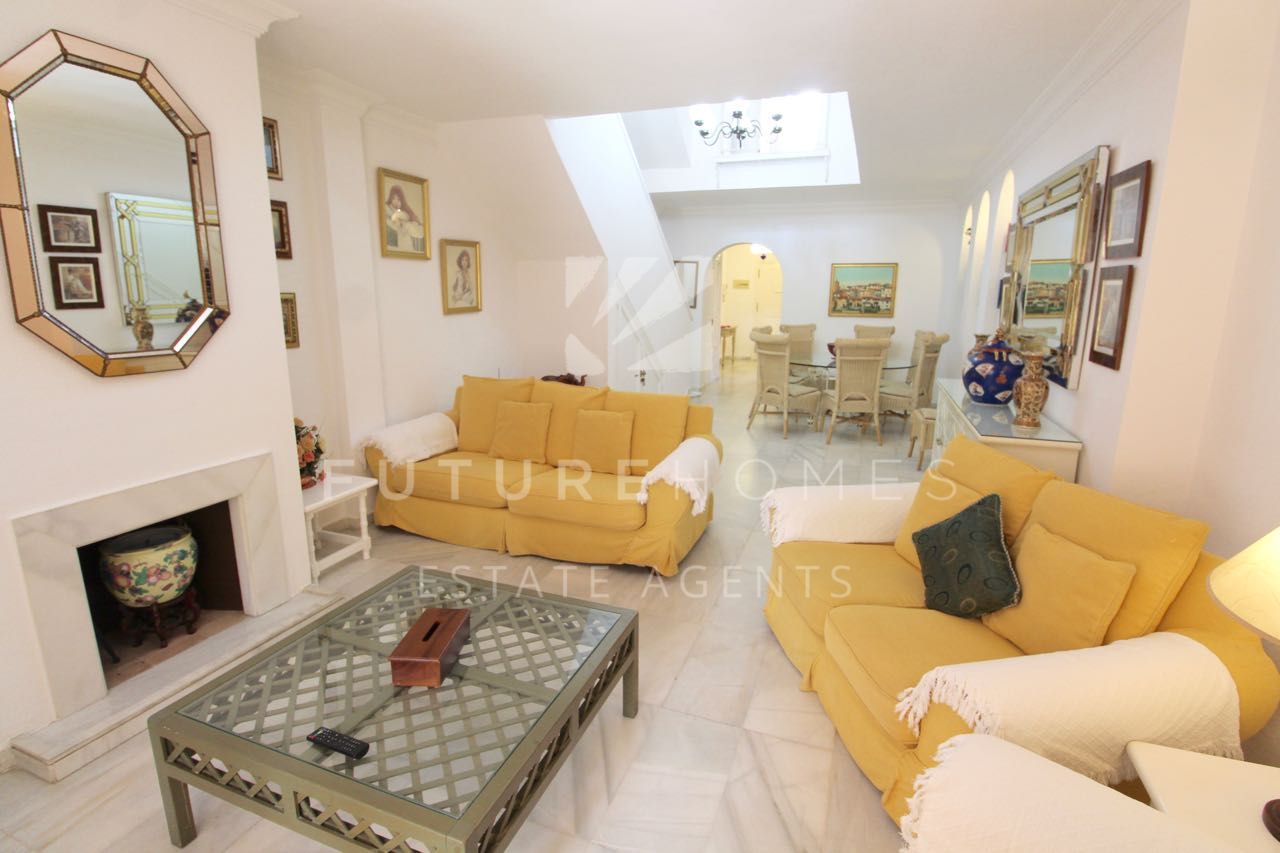 http://www.futurehomesspain.com/es-286-00272P_adosado-estepona+puerto-estepona.html