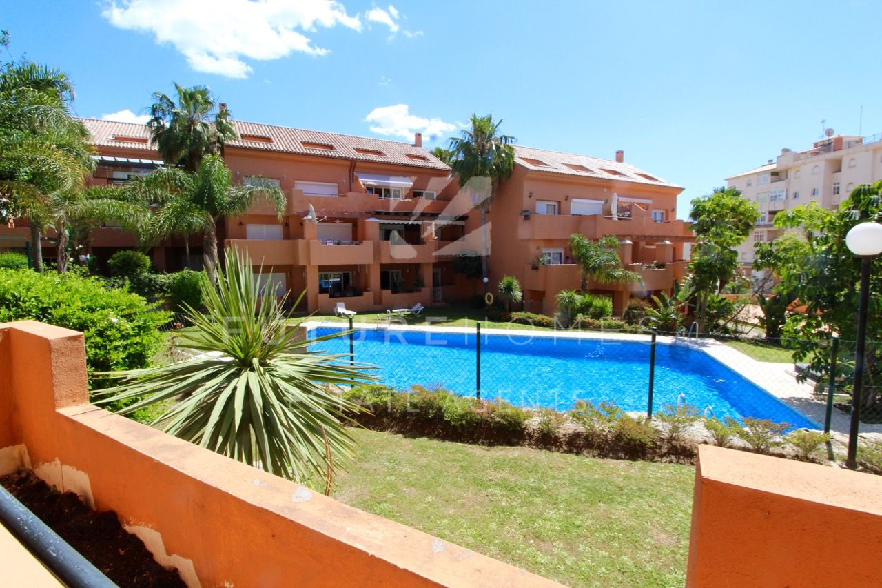 http://www.futurehomesspain.com/en-286-00273P_apartment-estepona.html