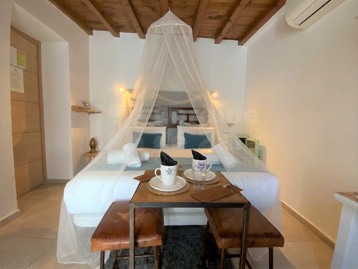 Preciosa casa con cinco dormitorios en el casco antiguo de Marbella