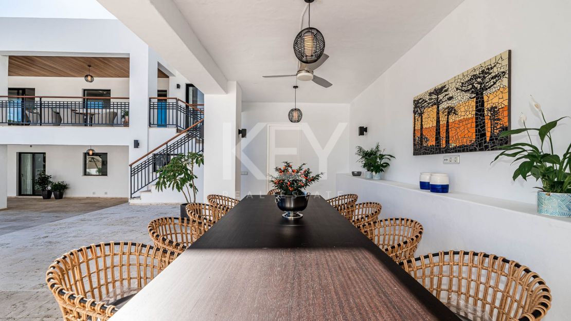 Villa Breathe: contemporary Villa for short-term rental in Las Brisas Golf, Nueva Andalucia