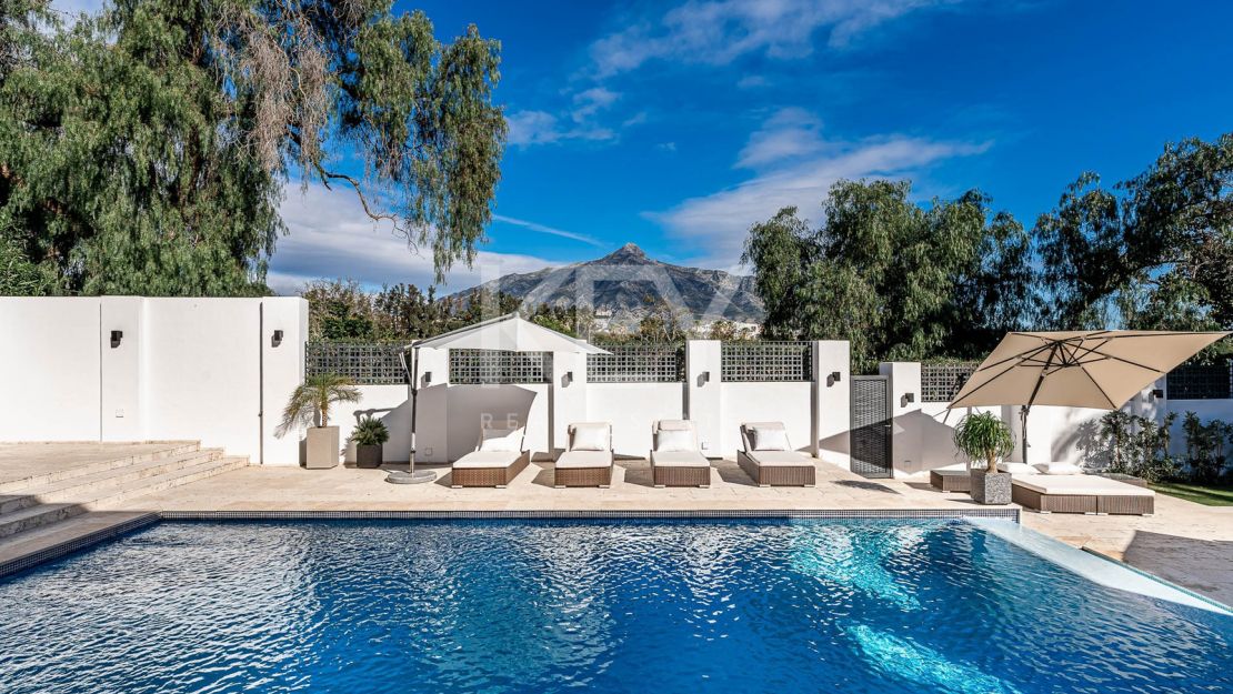 Villa Breathe: contemporary Villa for short-term rental in Las Brisas Golf, Nueva Andalucia