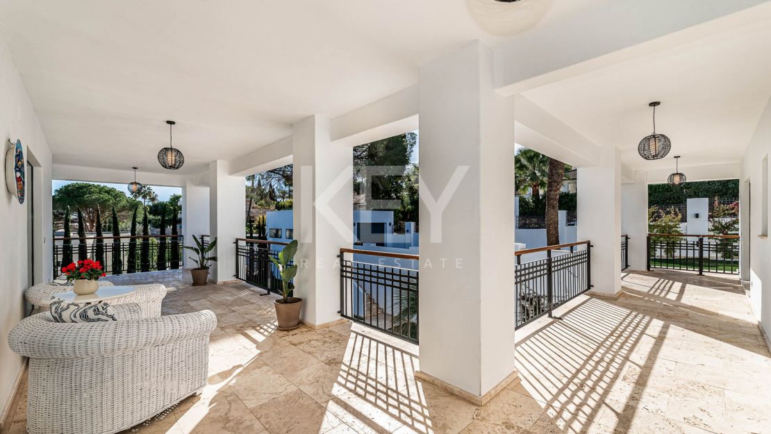 Villa Breathe: contemporary Villa for short-term rental in Las Brisas Golf, Nueva Andalucia