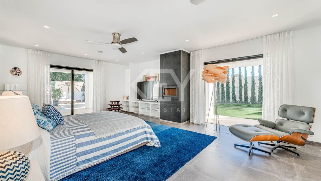 Villa Breathe: contemporary Villa for short-term rental in Las Brisas Golf, Nueva Andalucia