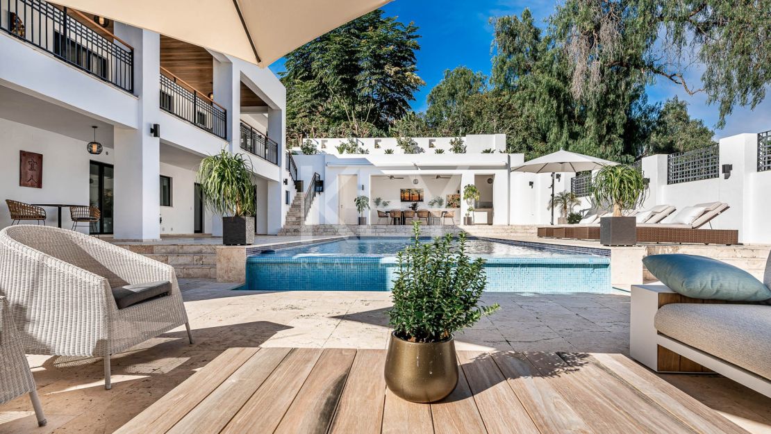 Villa Breathe: contemporary Villa for short-term rental in Las Brisas Golf, Nueva Andalucia