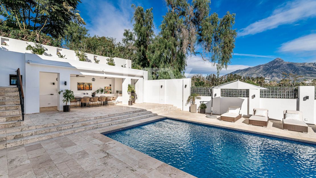 Villa Breathe: contemporary Villa for short-term rental in Las Brisas Golf, Nueva Andalucia