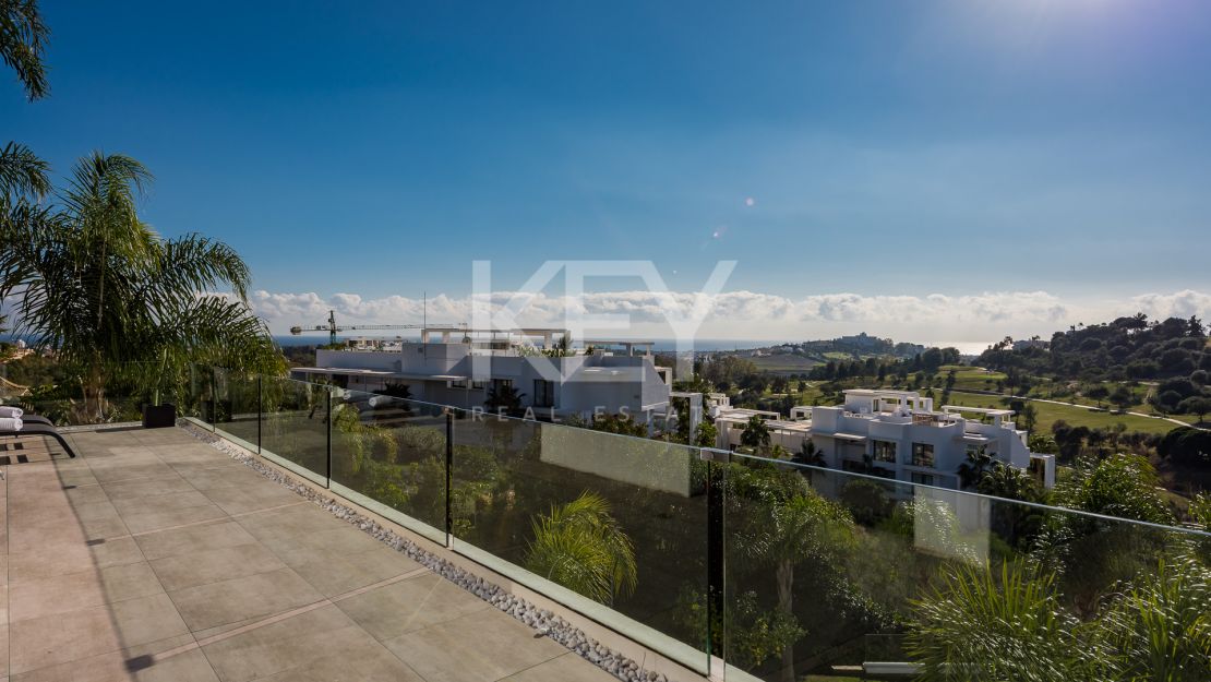Luxury and modern villa for short rent in La Alqueria, Benahavis