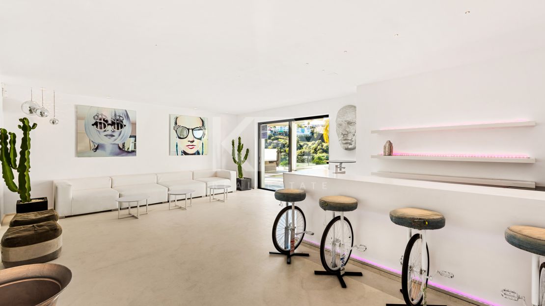 Luxury and modern villa for short rent in La Alqueria, Benahavis