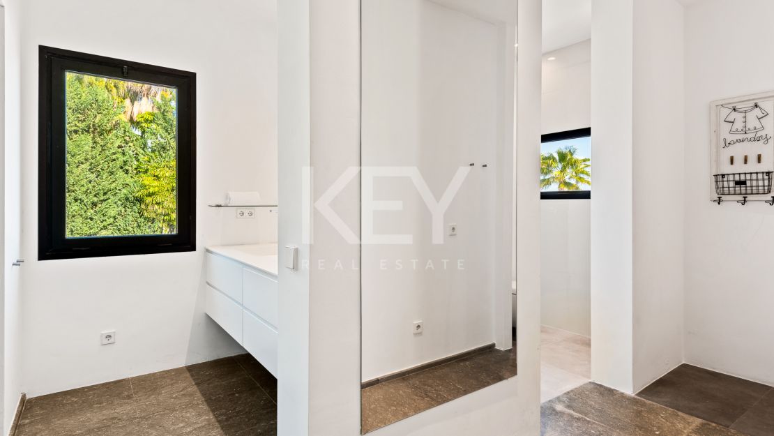 Luxury and modern villa for short rent in La Alqueria, Benahavis