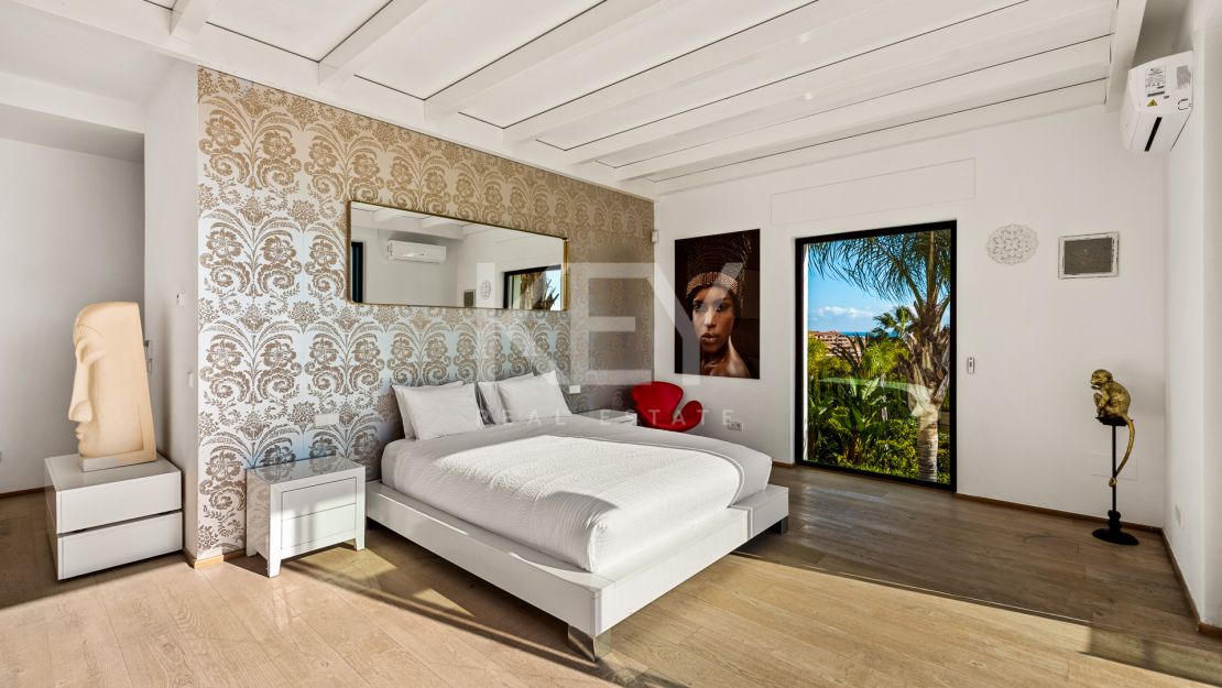 Luxury and modern villa for short rent in La Alqueria, Benahavis