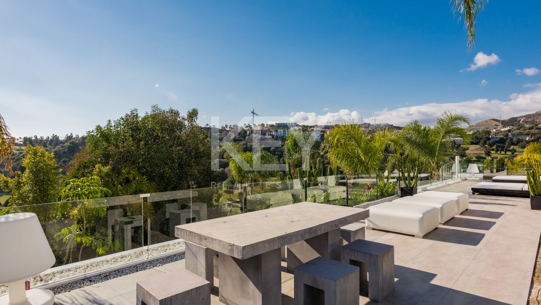 Luxury and modern villa for short rent in La Alqueria, Benahavis
