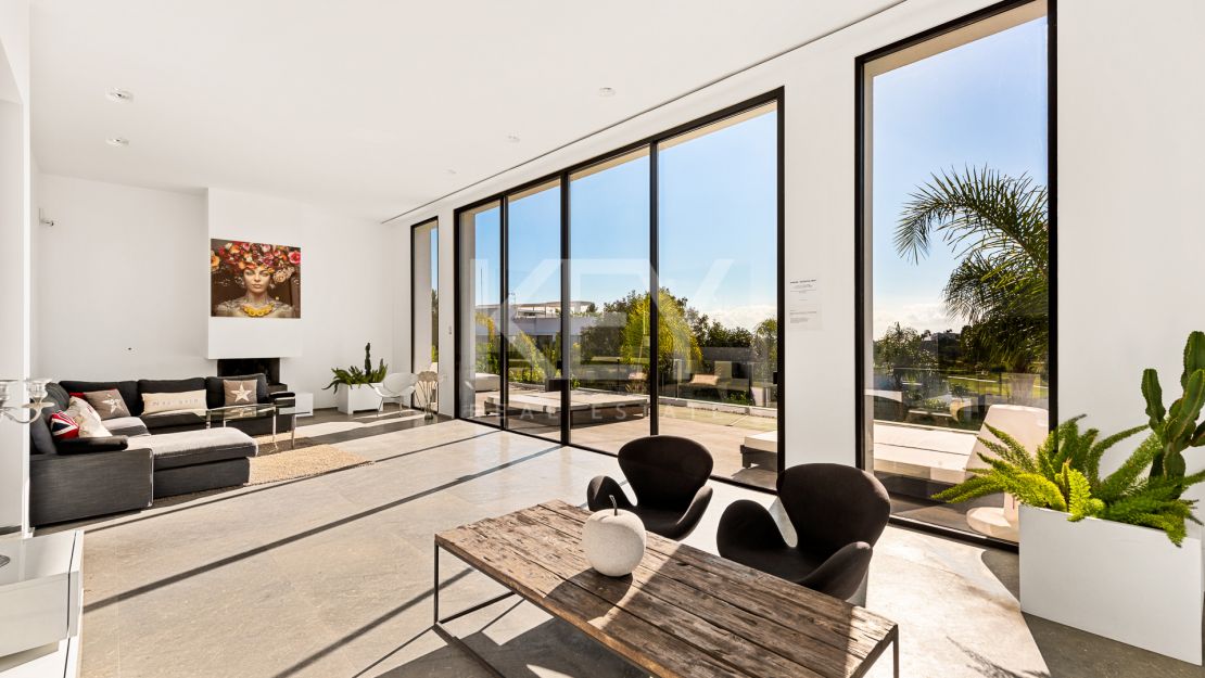Luxury and modern villa for short rent in La Alqueria, Benahavis