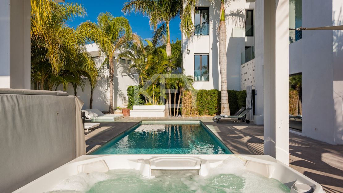 Luxury and modern villa for short rent in La Alqueria, Benahavis