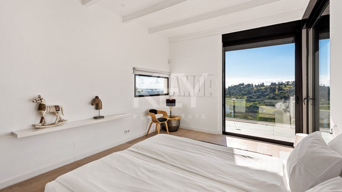 Luxury and modern villa for short rent in La Alqueria, Benahavis