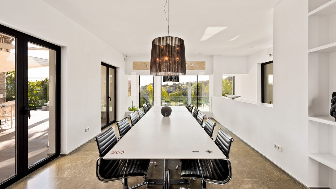 Luxury and modern villa for short rent in La Alqueria, Benahavis