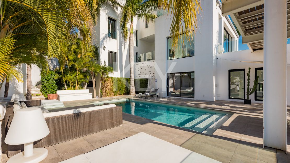 Luxury and modern villa for short rent in La Alqueria, Benahavis