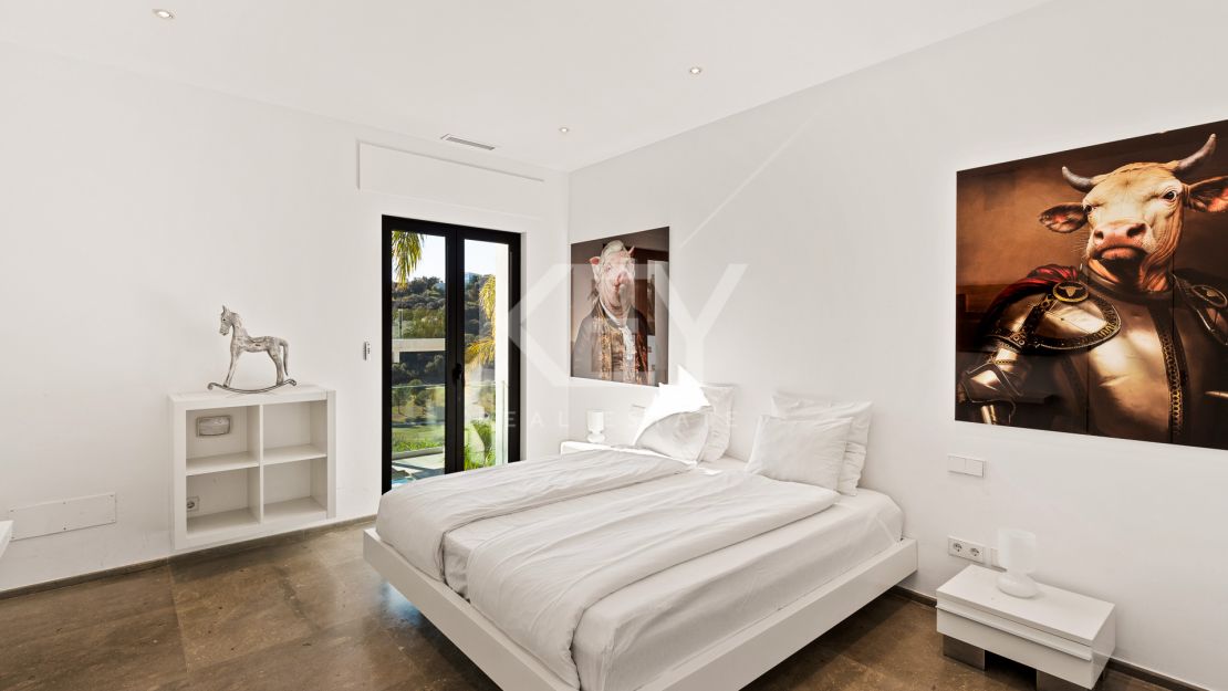 Luxury and modern villa for short rent in La Alqueria, Benahavis