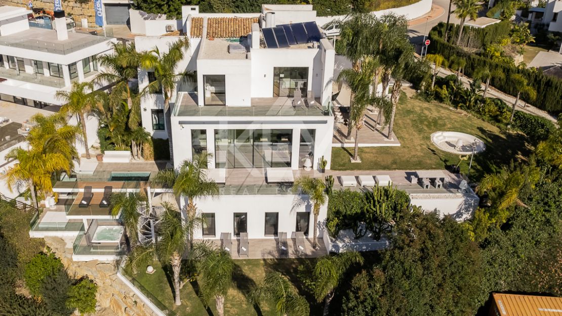 Luxury and modern villa for short rent in La Alqueria, Benahavis