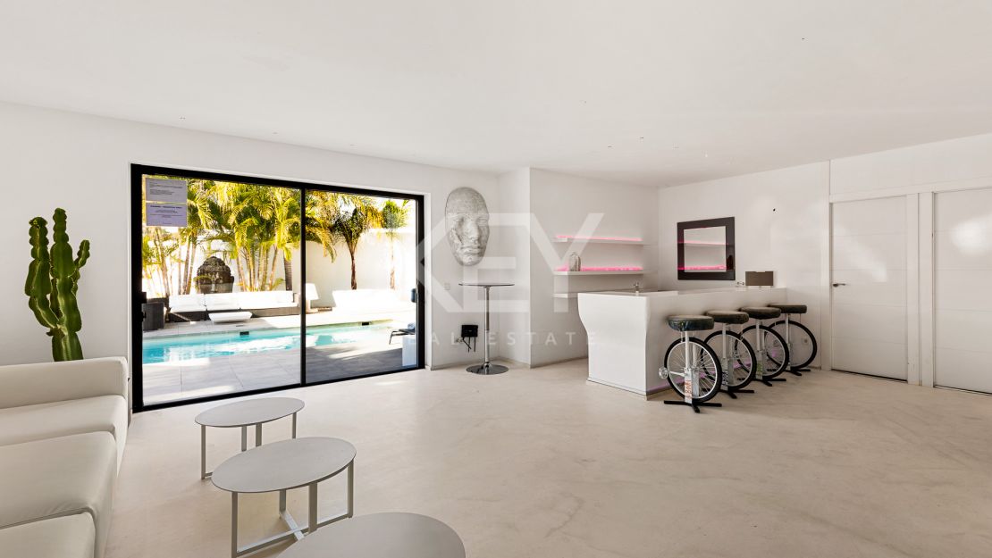 Luxury and modern villa for short rent in La Alqueria, Benahavis
