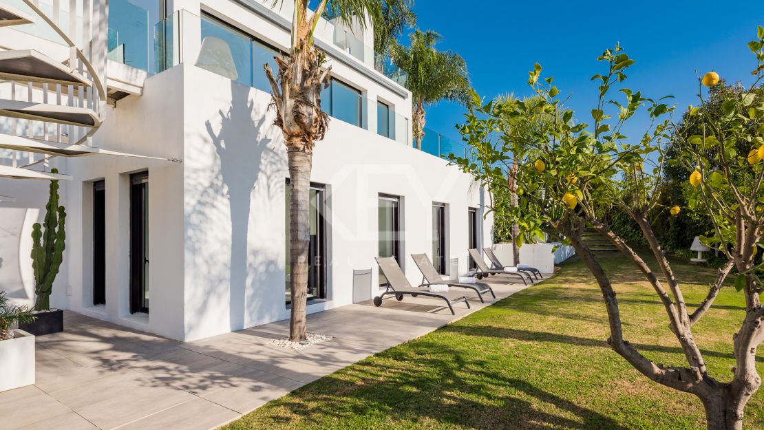 Luxury and modern villa for short rent in La Alqueria, Benahavis