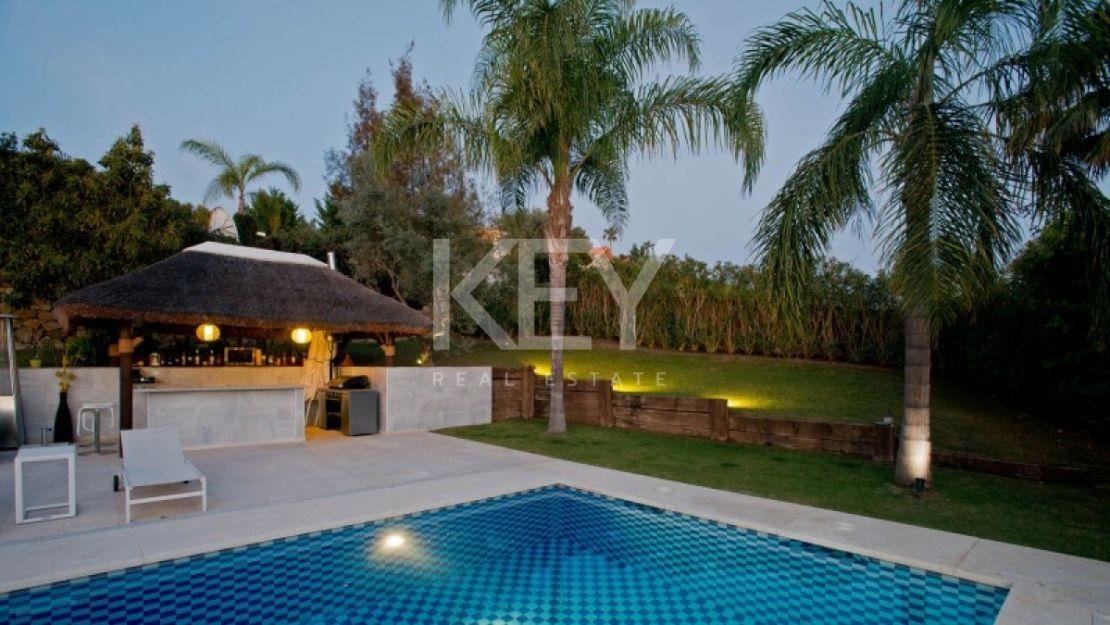 Villa Twilight: Modern and Spacious Villa for Holiday Rentals in Nueva Andalucia, Marbella