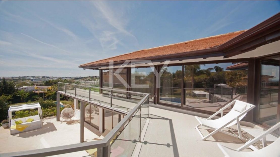 Villa Twilight: Modern and Spacious Villa for Holiday Rentals in Nueva Andalucia, Marbella