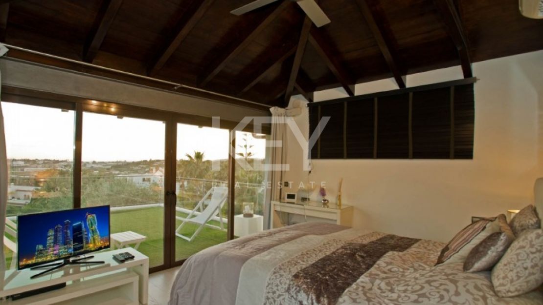 Villa Twilight: Modern and Spacious Villa for Holiday Rentals in Nueva Andalucia, Marbella