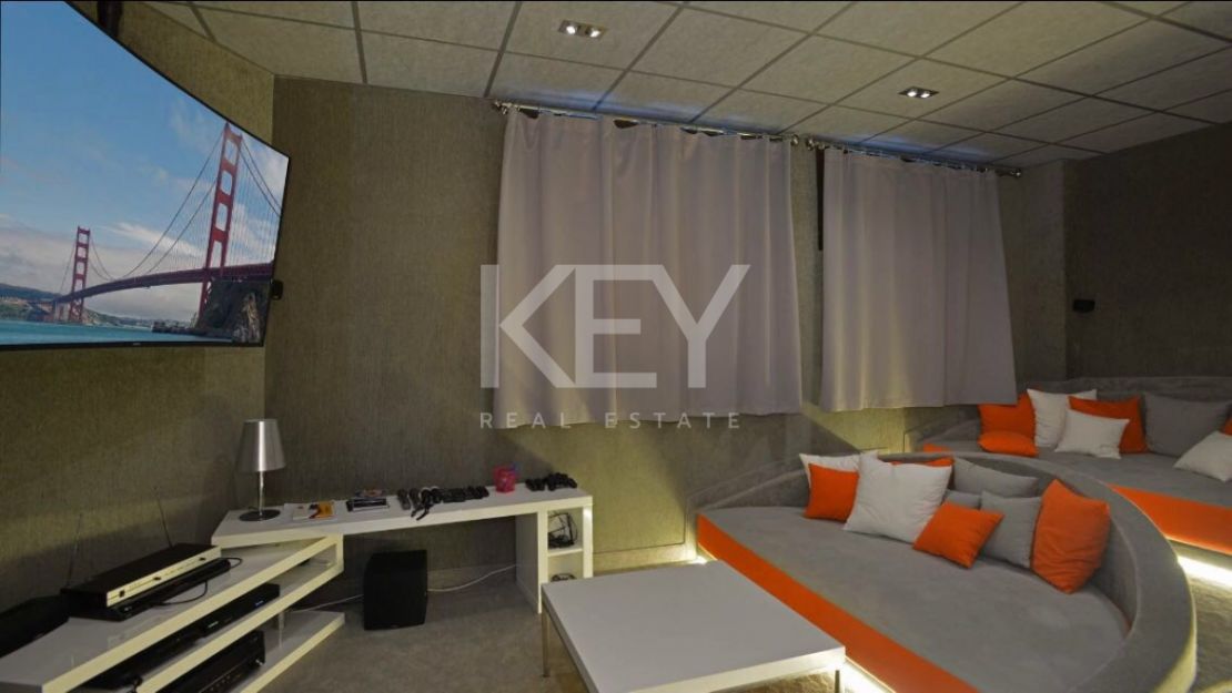 Villa Twilight: Modern and Spacious Villa for Holiday Rentals in Nueva Andalucia, Marbella