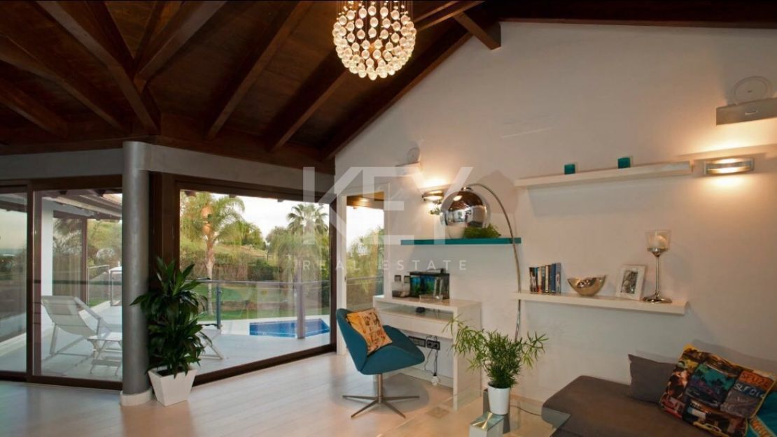 Villa Twilight: Modern and Spacious Villa for Holiday Rentals in Nueva Andalucia, Marbella