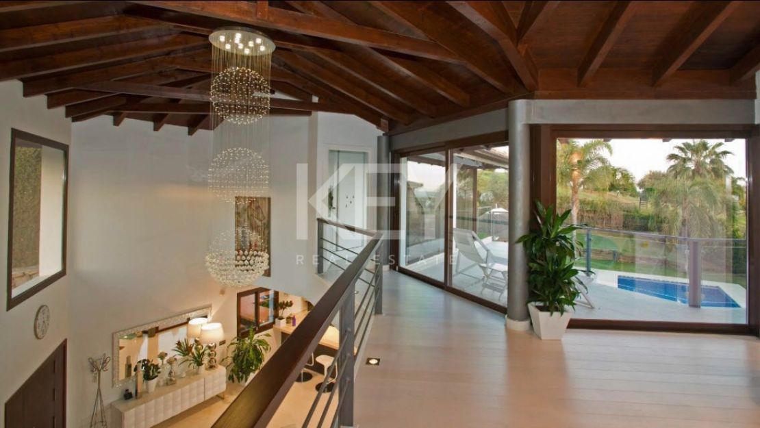 Villa Twilight: Modern and Spacious Villa for Holiday Rentals in Nueva Andalucia, Marbella