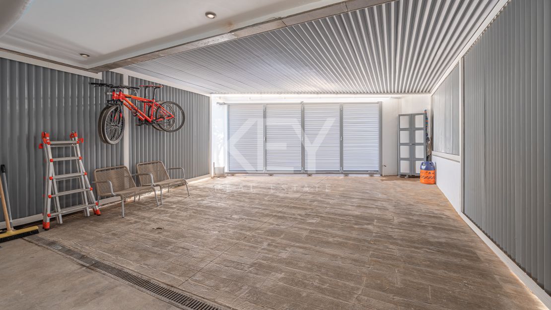 Villa The Mile: Modern Villa for sale and rent in Golden Mile, Marbella