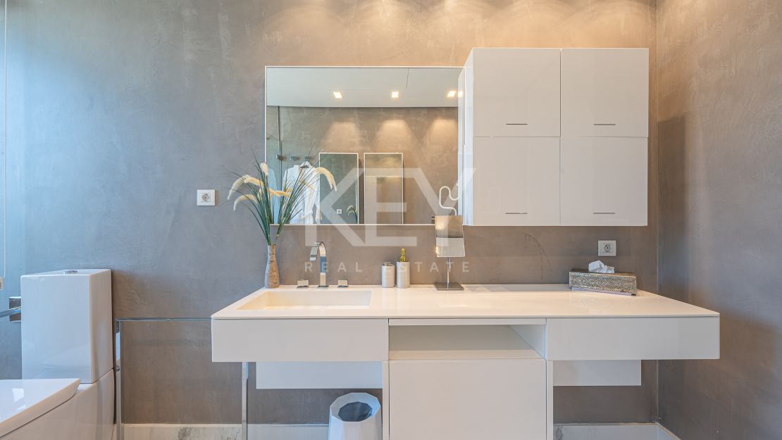 Villa The Mile: Modern Villa for sale and rent in Golden Mile, Marbella