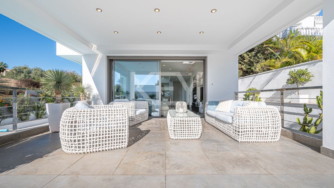 Villa The Mile: Modern Villa for sale and rent in Golden Mile, Marbella