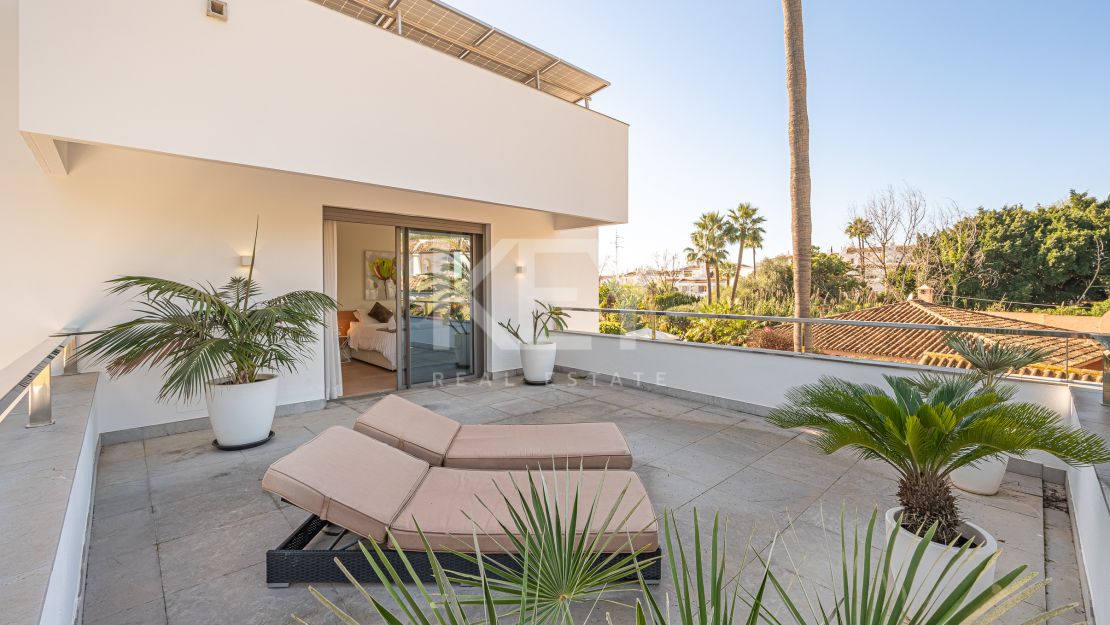 Villa The Mile: Modern Villa for sale and rent in Golden Mile, Marbella