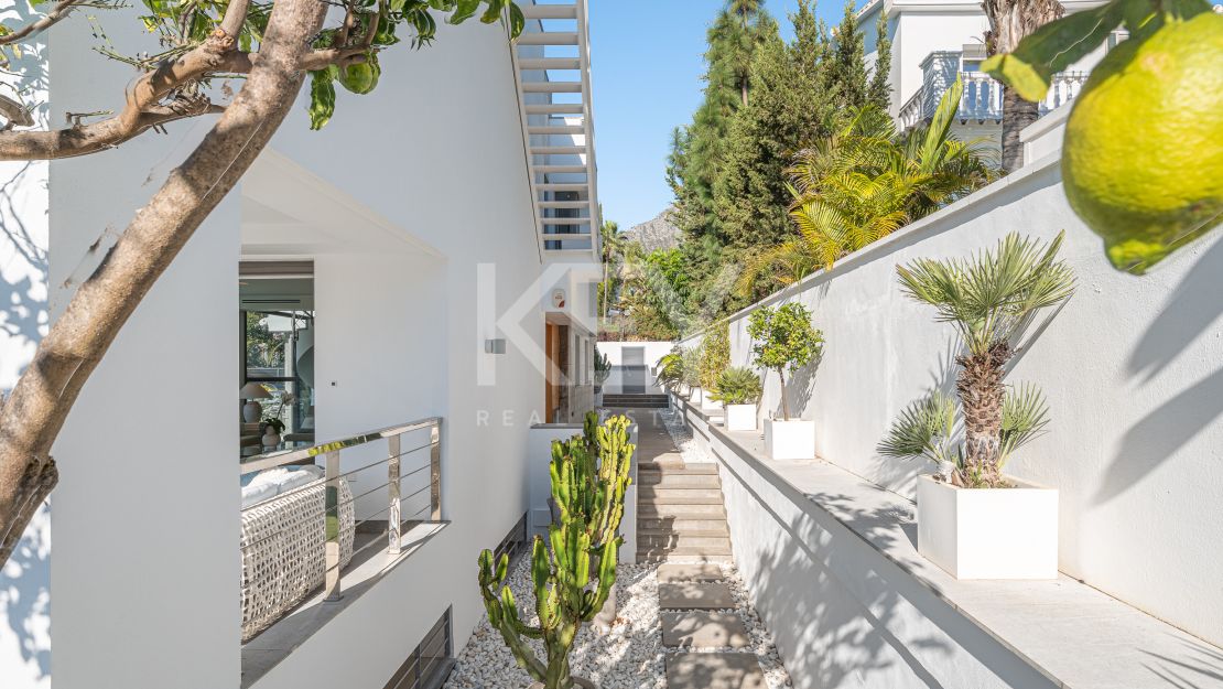 Villa The Mile: Modern Villa for sale and rent in Golden Mile, Marbella