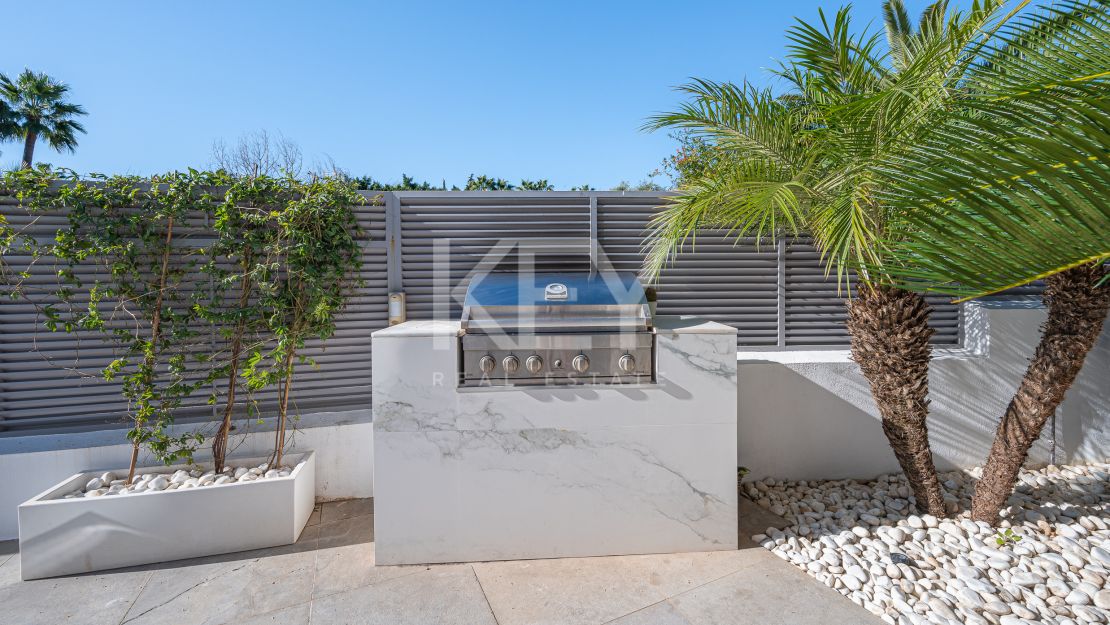 Villa The Mile: Modern Villa for sale and rent in Golden Mile, Marbella