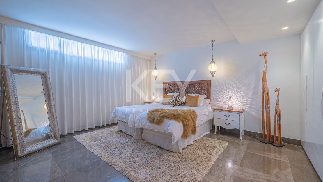 Villa The Mile: Modern Villa for sale and rent in Golden Mile, Marbella