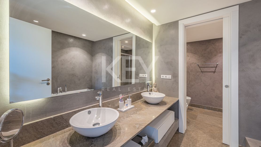 Villa The Mile: Modern Villa for sale and rent in Golden Mile, Marbella